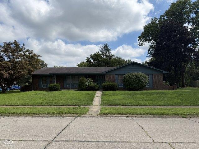 711 Brushwood Ln, Greenwood, IN 46142