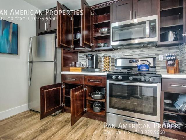 711 E 6th St, Studio, 1 full bath