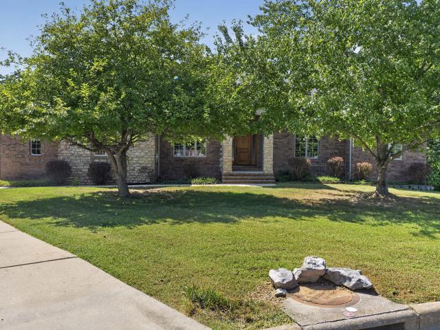 711 E Stone Ridge Drive