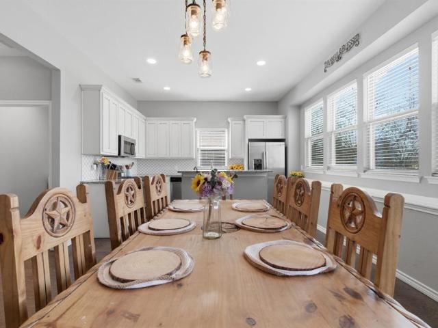 711 Hadley Lane