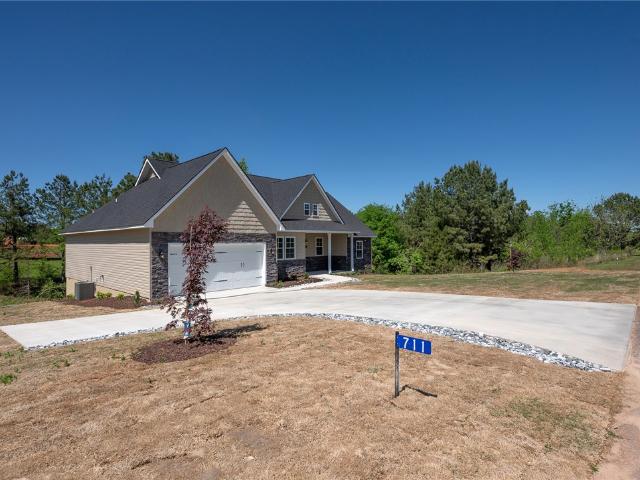 711 Hidden Falls Dr, West Union, SC 29696 | MLS #1589