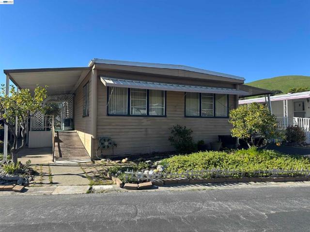 711 Old Canyon Rd
