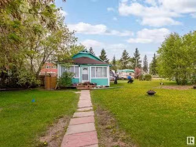 711 Lakeshore Drive, Cold Lake, AB, T9M 0C4 house for sale.