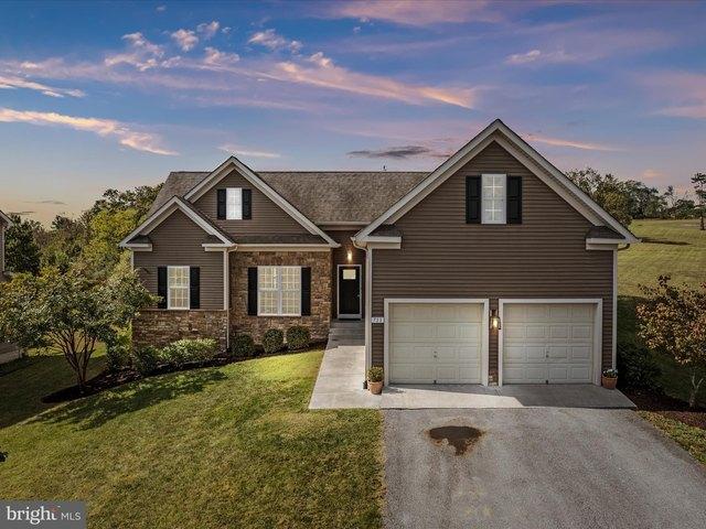 711 Masters Dr, Cross Junction, VA 22625
