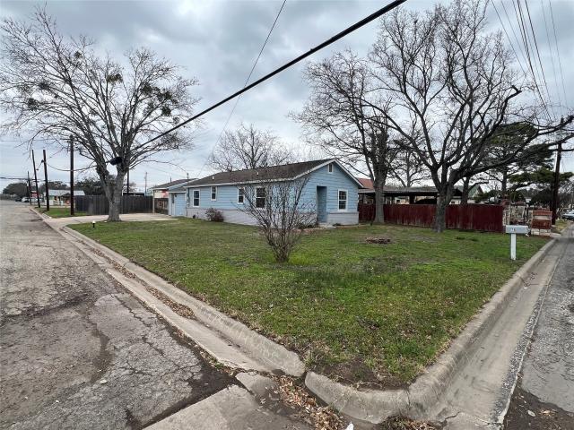 711 N Grimes St, Giddings, TX 78942 | MLS #4358
