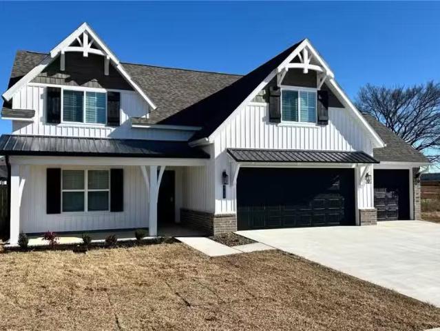 711 S BAGGETT ST, PRAIRIE GROVE, AR 72753