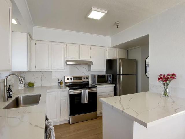 711 S Bayshore Boulevard 16