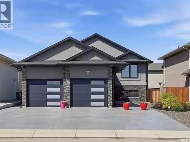 711 Sutter Crescent, Saskatoon, SK, S7T 0R4 house for sale.