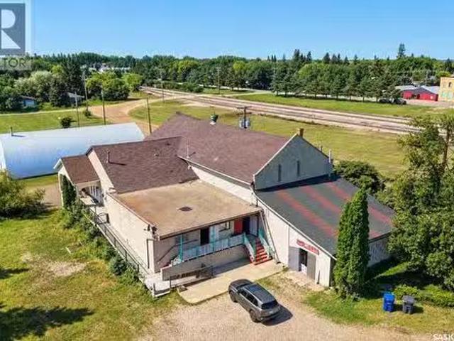 711 Railway Avenue E, Rosthern, SK, S0K 3R0 commercial for s.