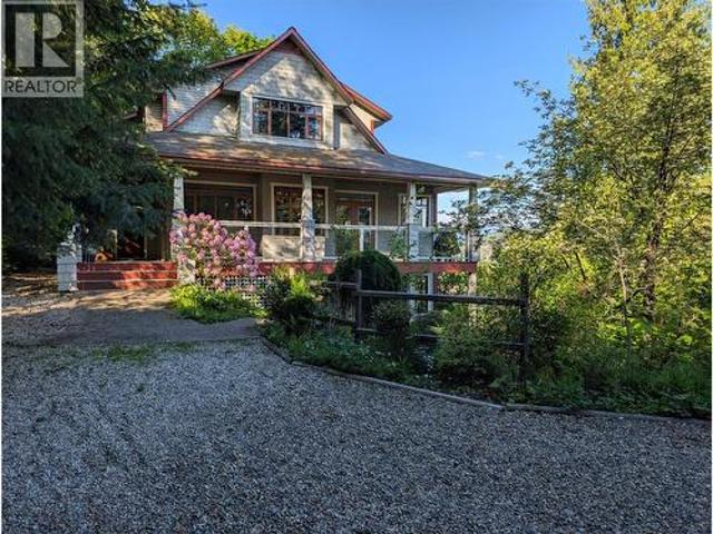 711 Regent Street, Nelson, BC, V1L 5W5 Luxury House for sale | Listing ID 10390 | Royal LePage Carriage Trade Luxury Properties