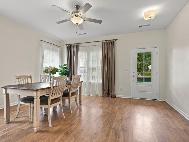 7124 Pepper Tree Cir