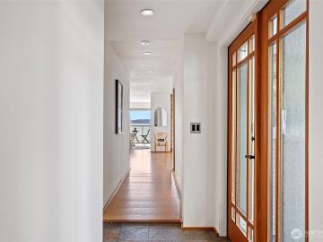 7125 & 7123 Beach Drive SW
