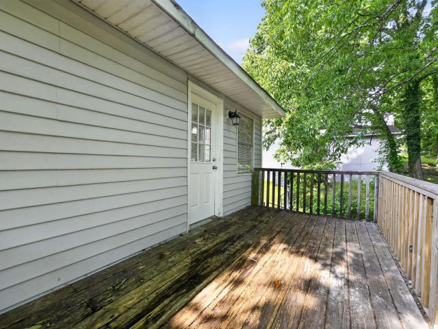 712 Country View Court