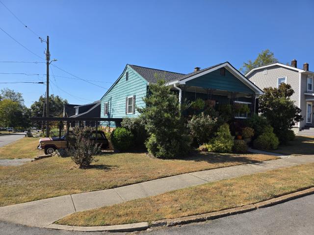 712 Bryan St