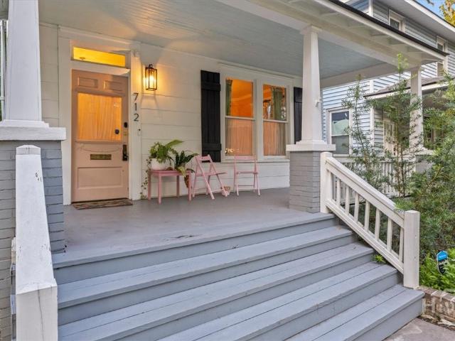 712 E 37th Street