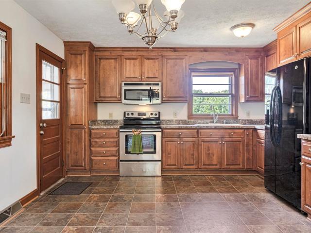 712 fredericks hall rd