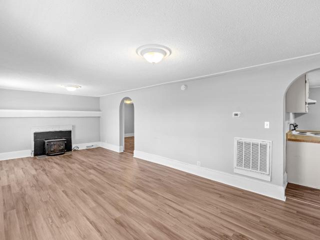 712 Old Grove Road