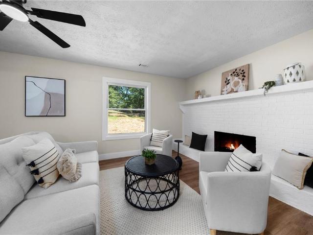 712 Overland Trail
