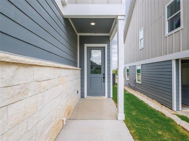 712 N Sycamore