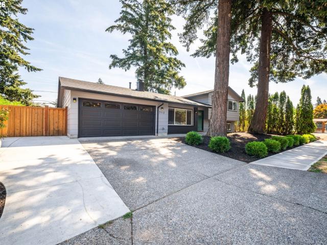712 NE 195TH AVE