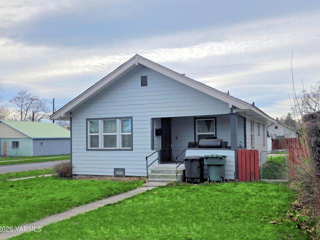 712 S 12th Ave, Yakima, WA 98902 | MLS #26 595