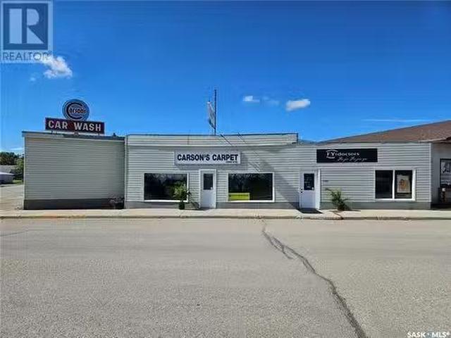 712 Railway Street, Whitewood, SK, S0G 5C0 commercial for sa.