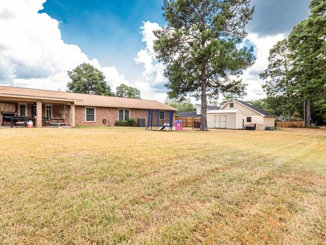 712 Woodview Dr