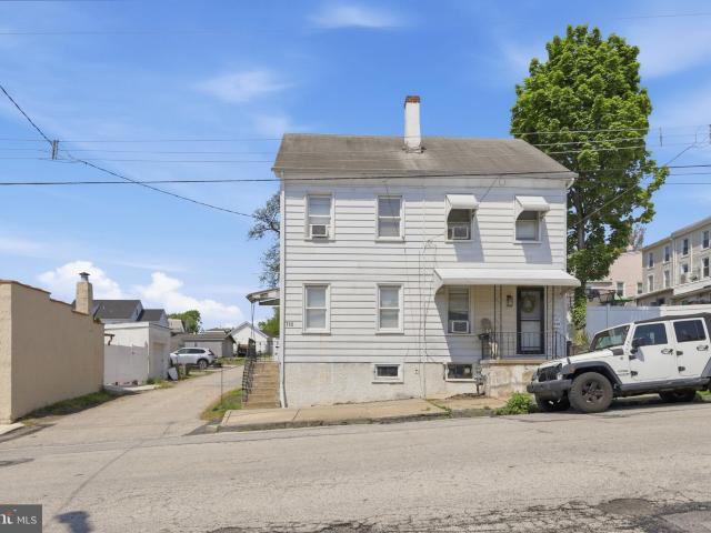 712 Wells St, Conshohocken, PA 19428 | MLS #PAMC2185