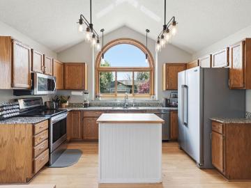 7135 Upper 157th Street W