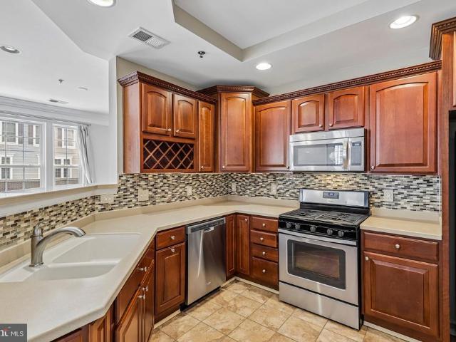 7136 Huntley Creek Place # 70B