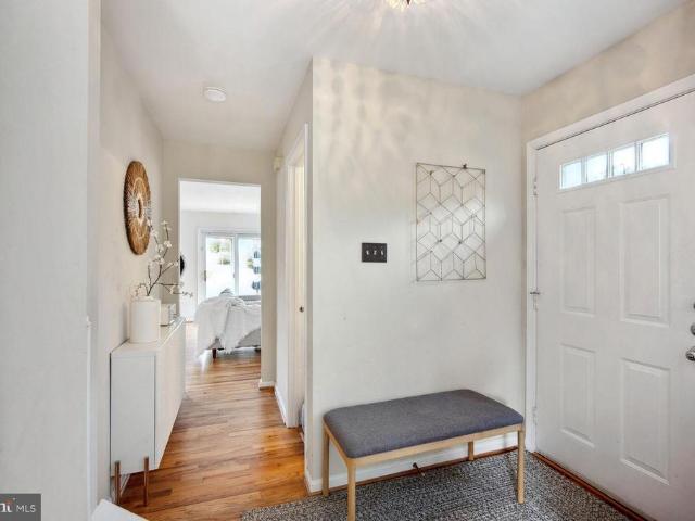 7136 Lake Cove Drive