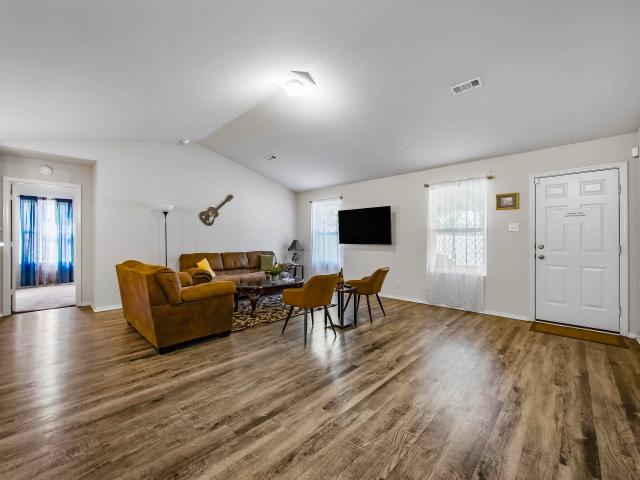 7130 Woodsgate Cove