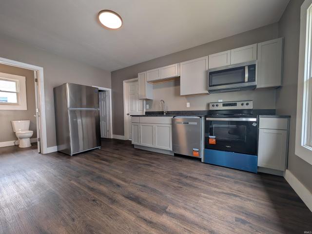 713 S 10 Street