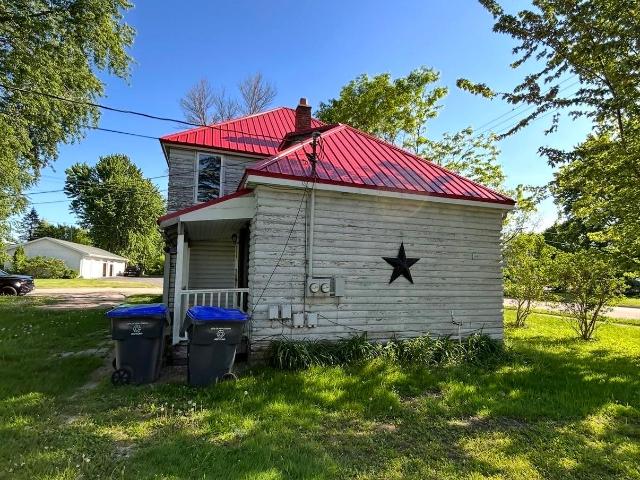 713 w waupaca street