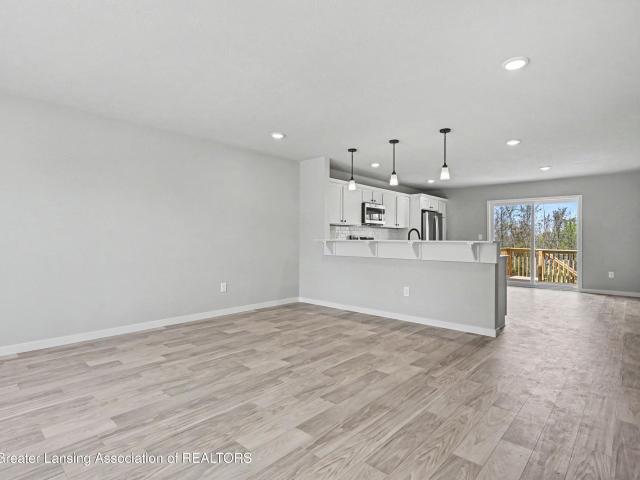 713 W Windward Way