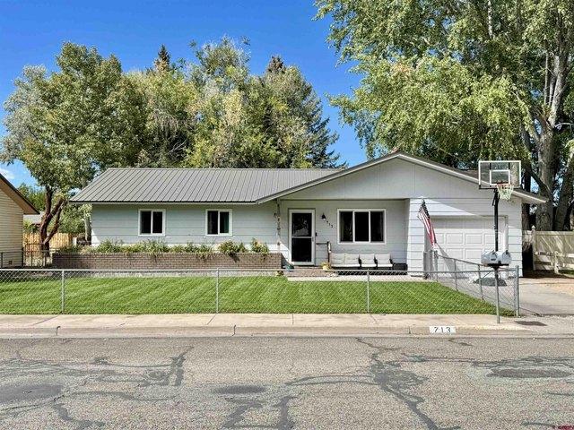 713 Weber Dr, Alamosa, CO 81101