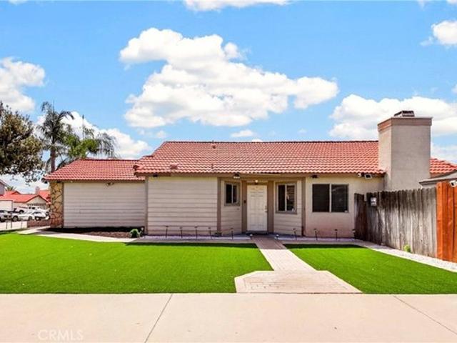 7140 Stoney Creek Dr, Highland, CA 92346