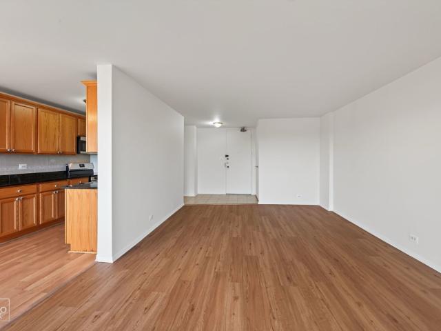 7141 N Kedzie Avenue # 910