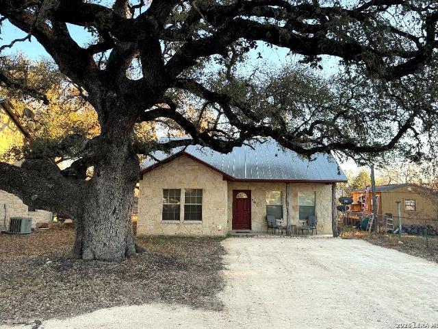 714 Houston St, Pleasanton, TX 78064 | MLS #1939