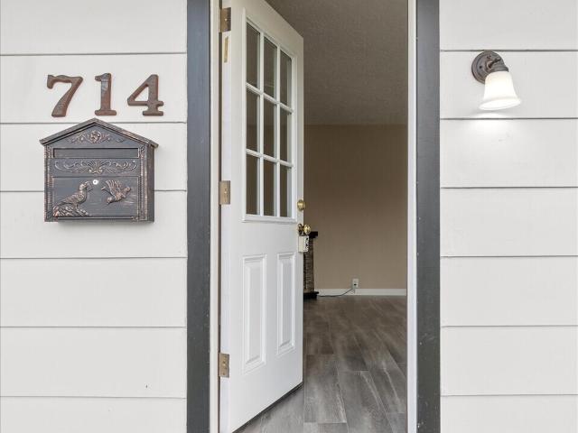 714 S 7th Avenue
