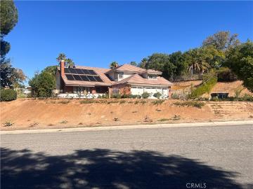 7158 Golden Vale Dr, Riverside, CA 92506 | MLS #CV25251