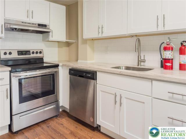 715 Cattell