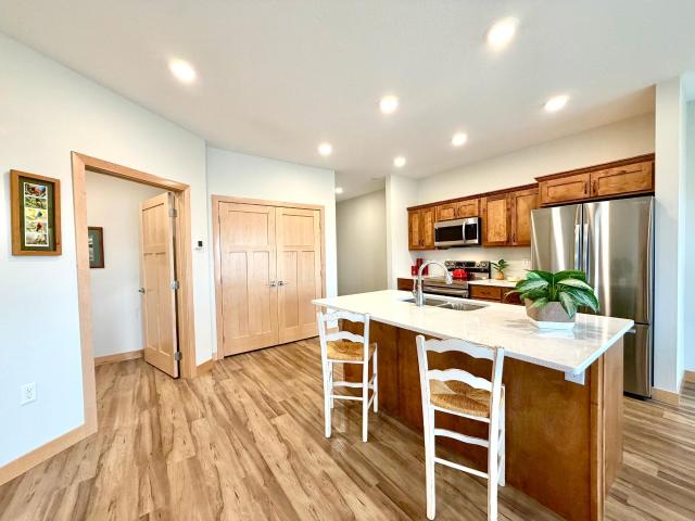715 Lake Shore Drive NE # 201