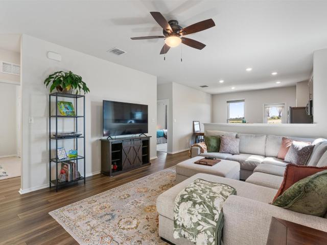 715 Papaya Dr