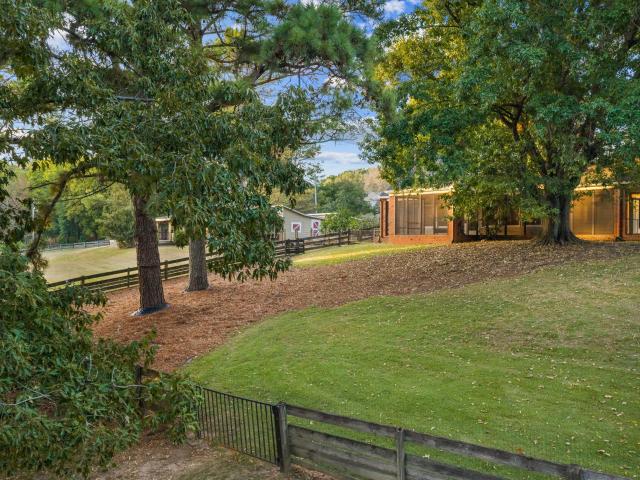 715 Robbins Beach Rd