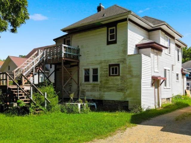 715 W 2nd