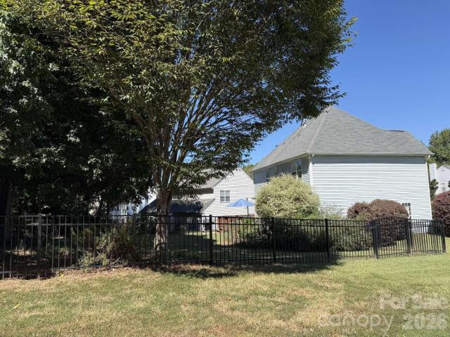 715 W Cheval Drive
