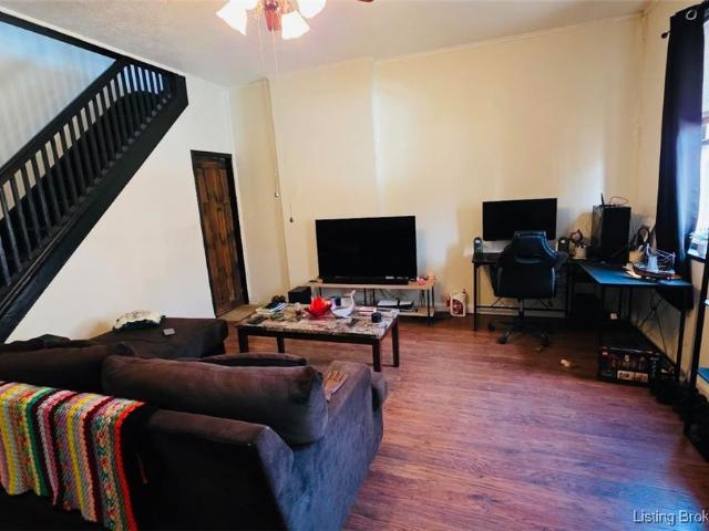 715 walnut Street