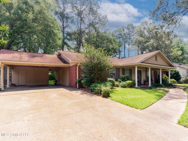 715 Tanglewood Drive