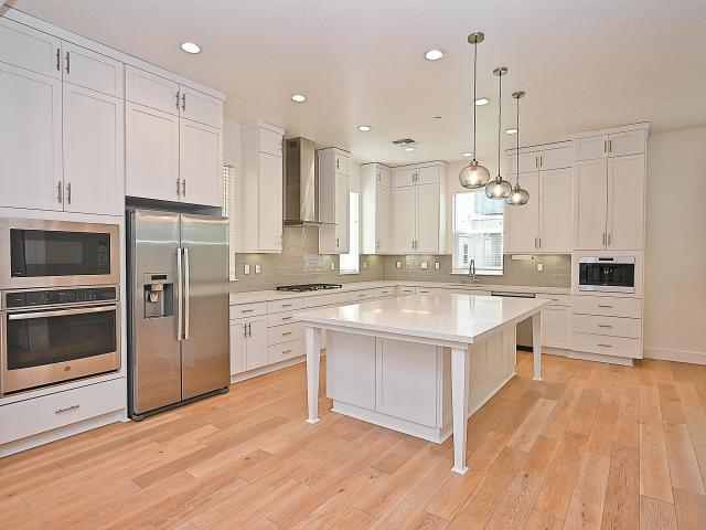 7168 Carneros Ln